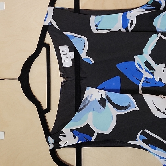 Dress - Picture 3 of 6